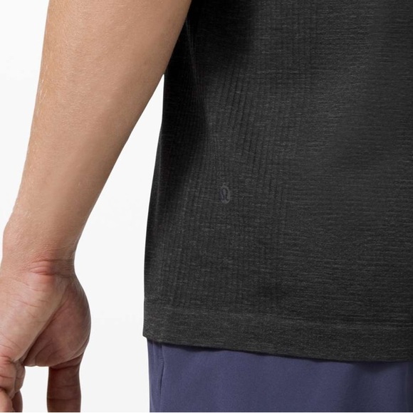 Lululemon Metal Vent Tech Short Sleeve V 2.0 - Picture 4 of 8